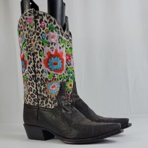 Macie Bean Womens Snow Leopard Smokey and The Bandit Western Boots